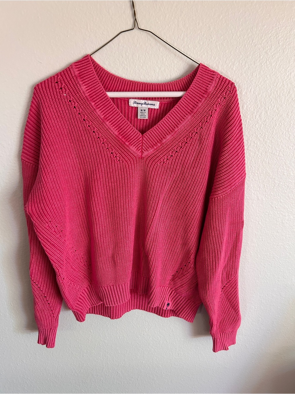 Tommy Bahama V-Neck Sweater in Vibrant Pink sz M